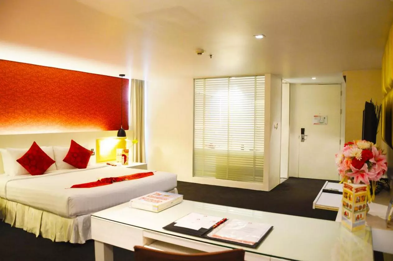 IRESIDENCESATHORN_SHABAVIZ (8).jpg